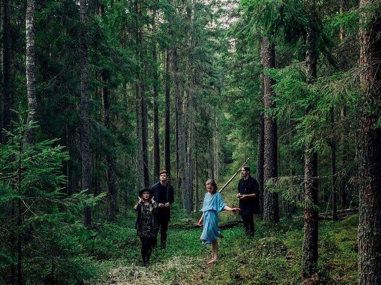 Cēsu grupa "Franco Franco" publicē
video dziesmai "By the Lake" no gaidāmā albuma