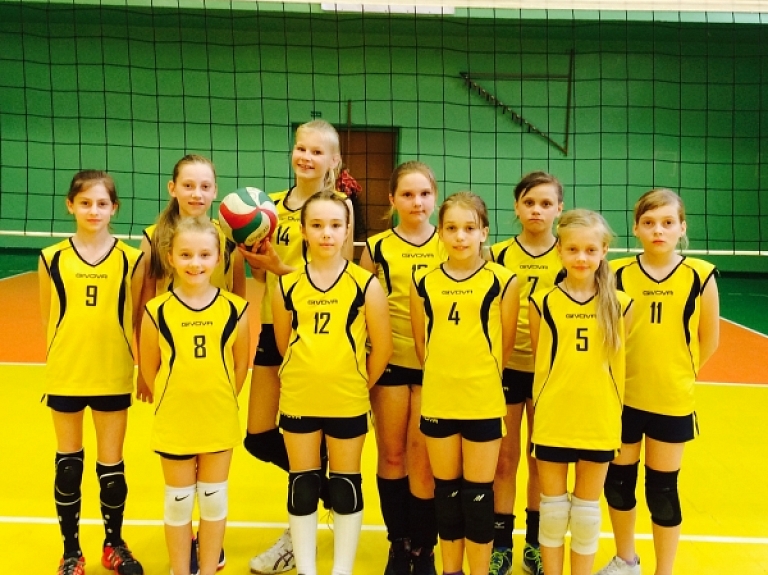 Līvānu sporta skolas volejbolistēm jaunatnes čempionātā 4.vieta

