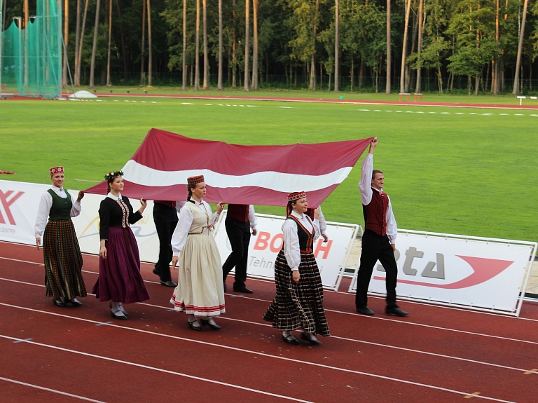 Jūnijā Valmierā notiks vieglatlētikas sacensības - Valsts prezidenta balvas izcīņa