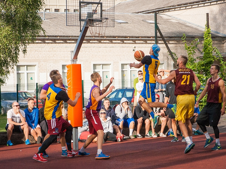 Tiek izsludināta pieteikšanās Ventspils Vasaras līgai basketbolā

