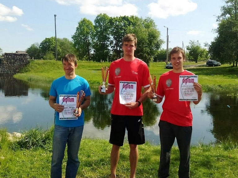 Vidzemes sporta asociācijas airēšanas slalomistiem godalgas no Igaunijas

