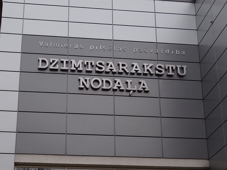 Trešdien Valmieras pilsētas Dzimtsarakstu nodaļa apmeklētājus nepieņems


