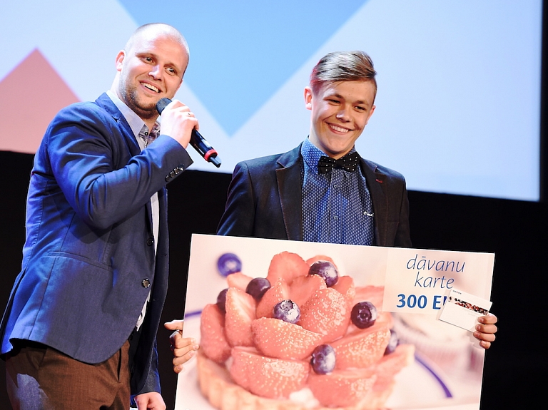 Stipendiju konkursā "Latvijas Maksimālisti" skatītāju simpātiju balvu iegūst Lauris Eizāns no Balviem

