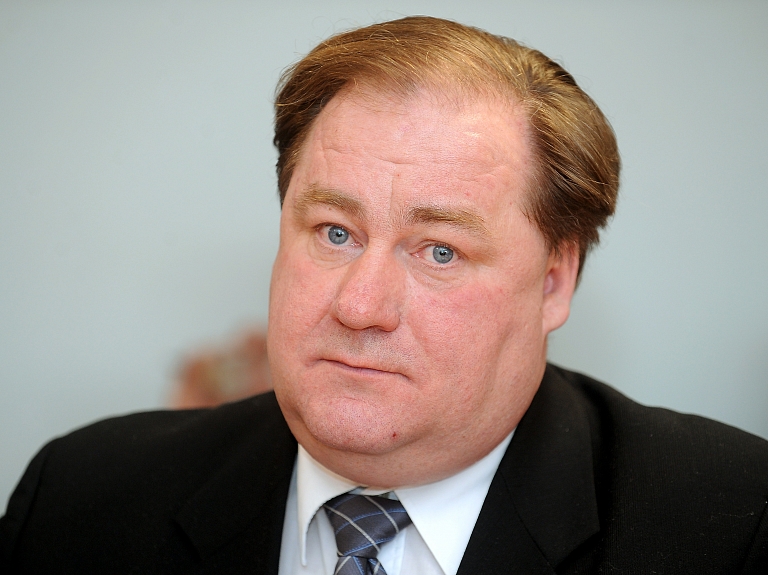 Gladkins: Valsts policija izmanto tās pašvaldības, kurās izveidota pašvaldības policija

