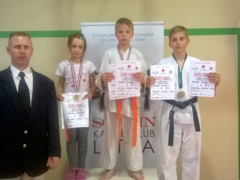 Sportisti no Dagdas piedalās atklātajā Daugavpils karatē čempionātā

