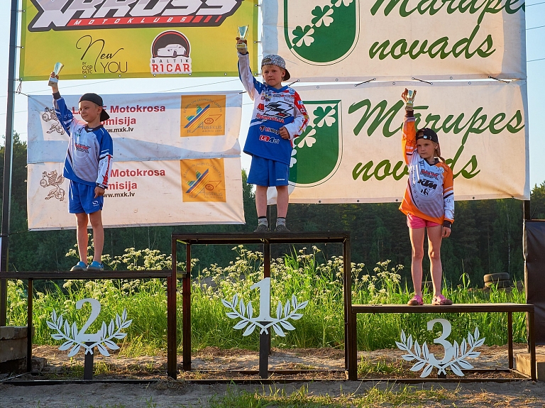 Mini motokross uzsāk 4.sezonu, pulcējot kuplu dalībnieku skaitu

