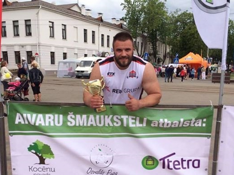 Pirmajā spēkavīru čempionāta posmā pārliecinoši uzvar Šmaukstelis


