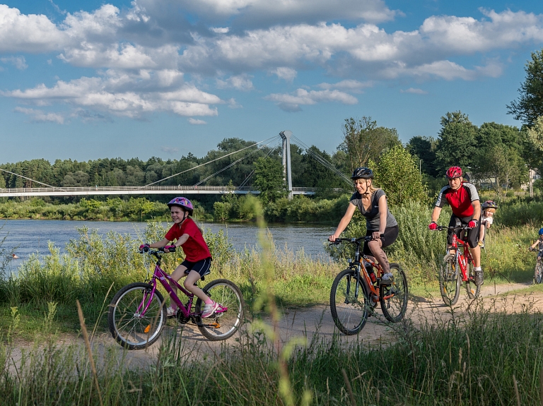 Aicina doties veloekskursijā "Valmieras – Sietiņieža – Vaidavas loks"