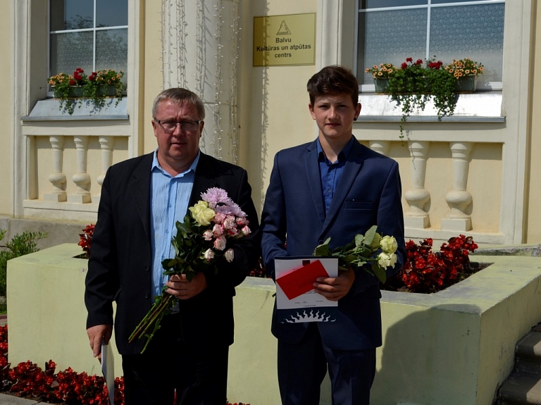 Apbalvoti labākie Balvu novada skolēni, skolotāji un treneri

