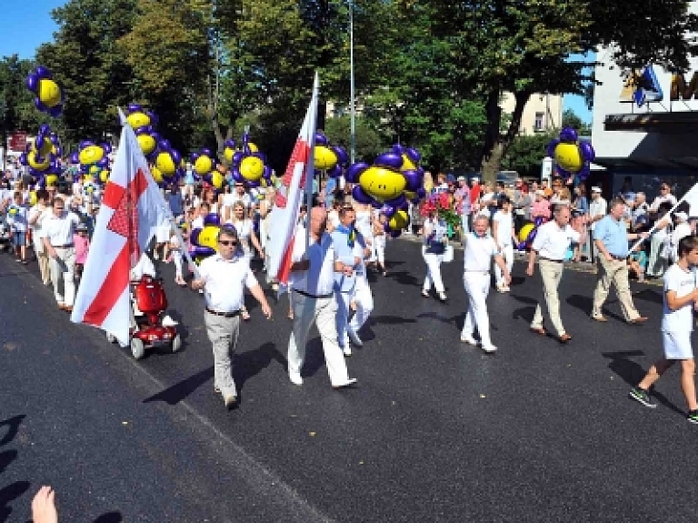 Ventspils iedzīvotājus un viesus aicina piedalīties svētku gājienā

