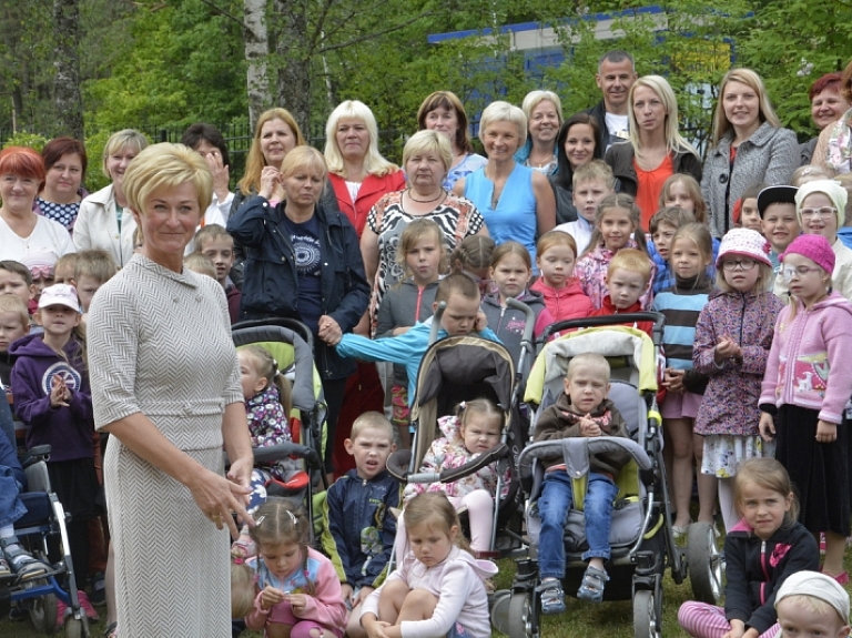 Latvijas Valsts prezidenta kundze Iveta Vējone viesojas Valmierā

