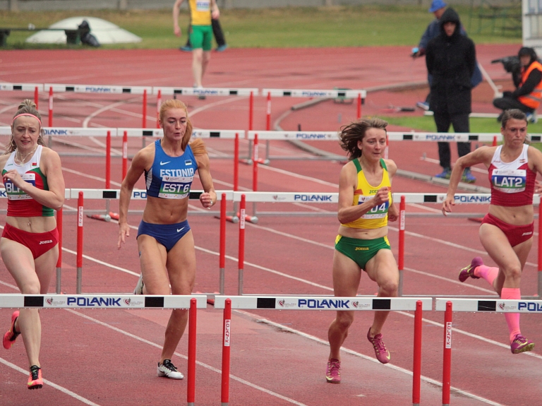 Sportisti turpina izcīņu Valsts Prezidenta balvā vieglatlētikā