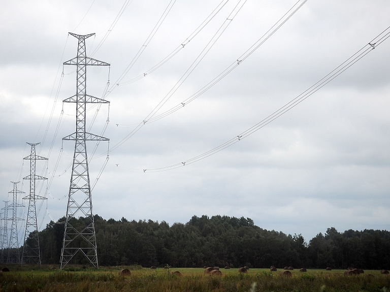 Aprīlī par 3% auga Latvijā saražotās elektroenerģijas biržas cena