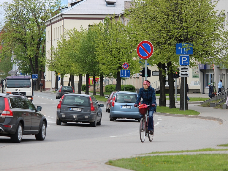 Valmieras centrā atjaunos Rīgas ielas virskārtu

