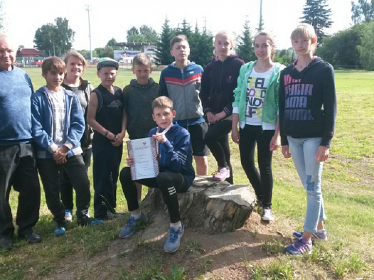 Preiļu jaunieši piedalījās Latvijas čempionātā vieglatlētikā U-14 vecuma grupai

