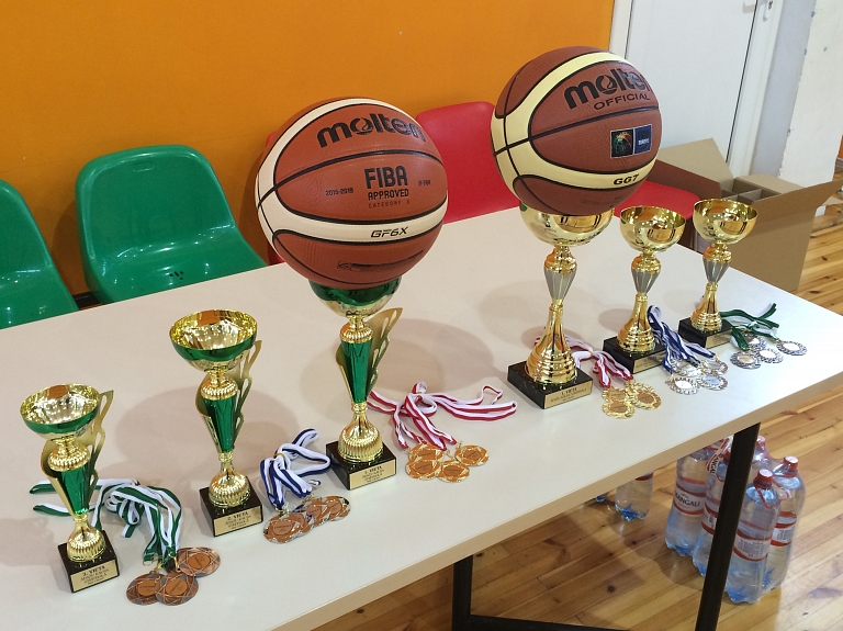 Ādažu kausa izcīņā strītbolā uzvaru gūst "Air Balls"