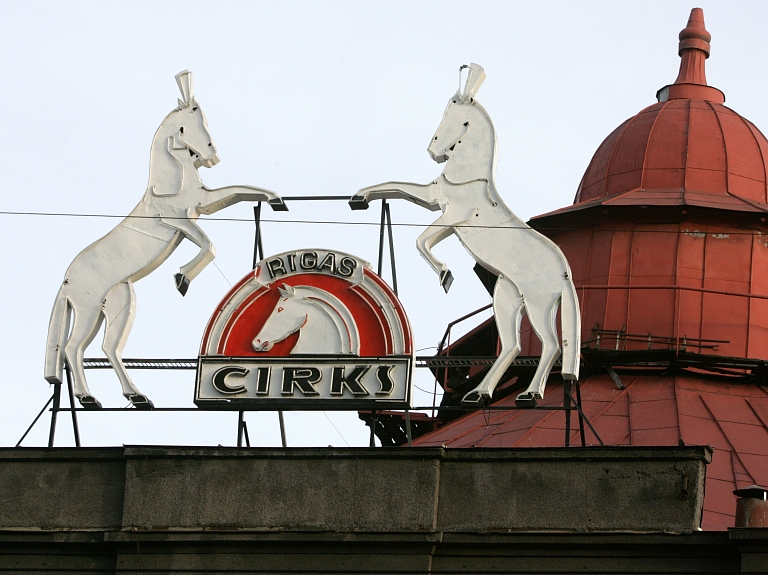 Rīgas cirka ēka ir droša, taču jāstiprina tās fasāde

