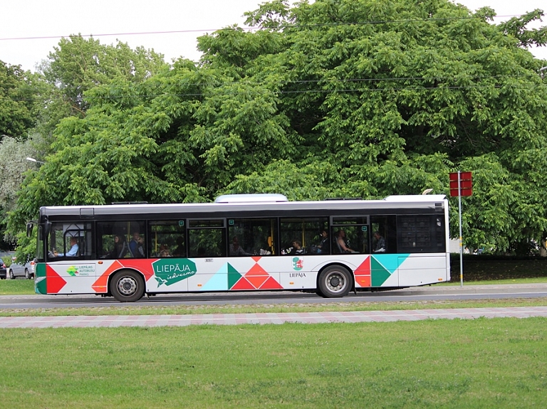 Sabiedriskā transporta kustība Līgo svētkos Liepājā būs organizēta pēc brīvdienu kustības saraksta

