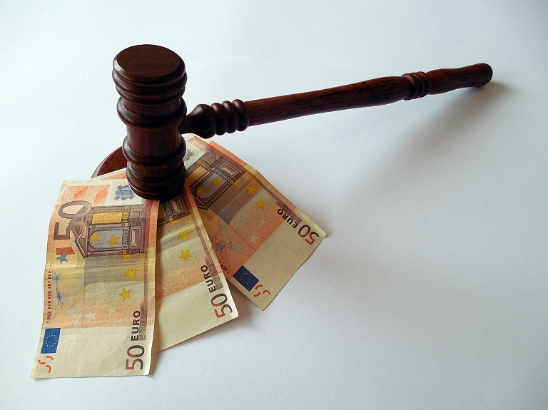  Kuldīgas novadā izsolīs reklāmas laukumu uz pulksteņa