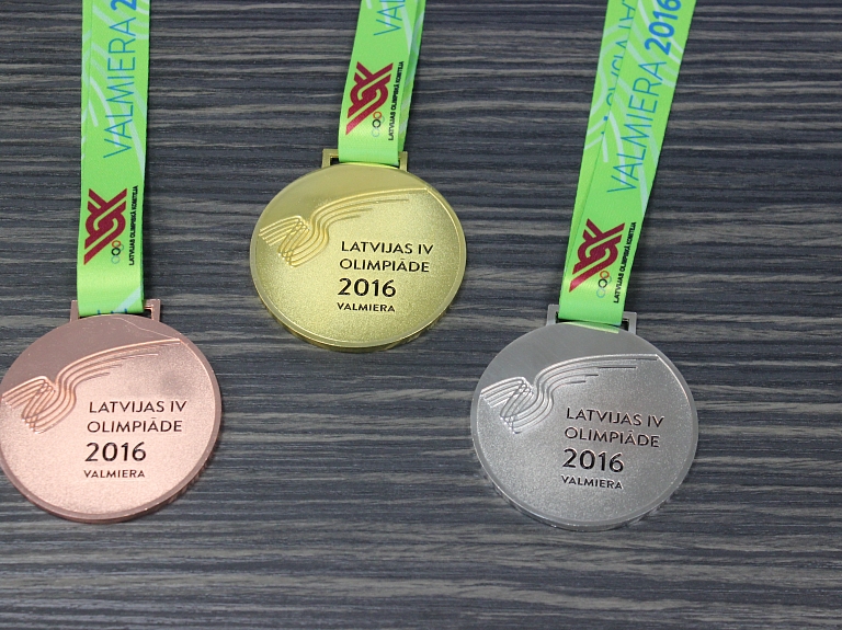 Sākušās pirmās Latvijas IV olimpiādes sacensības

