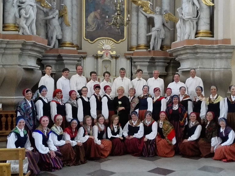 Ventspils jauktais koris "Līvzeme" iegūst 2.vietu konkursā "Laudate Dominum"