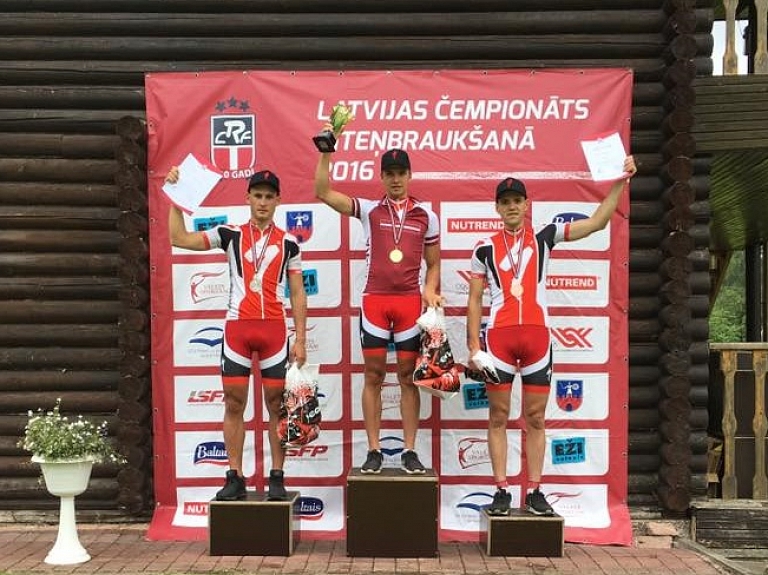 Mārtiņš Blūms triumfē Latvijas čempionātā MTB XCO krosā