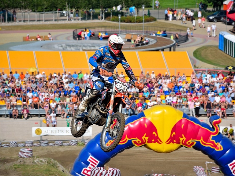 Aizvadītas supermotokrosa sacensības "Ventbunkers lielā balva 2016"

