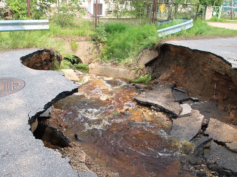Valkas dome lietavu radīto zaudējumu novēršanai lūgs valdībai finansiālu palīdzību

