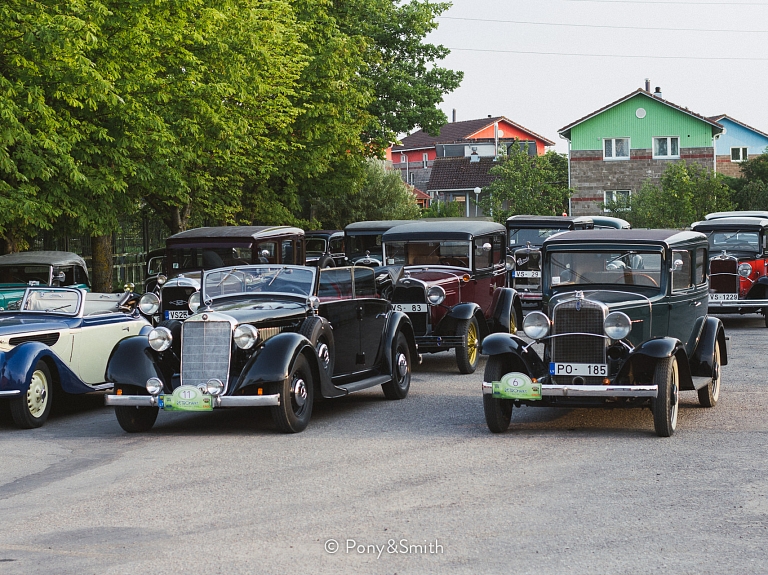 Pie retro kafejnīcas "M.Pūres beķereja" notiks antīko auto parāde

