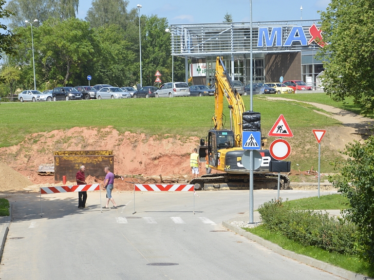 Uz laiku slēgts Kārļa Baumaņa un Beātes ielas krustojums

