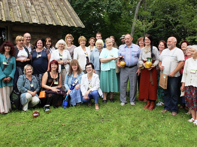 Pļaviņu bērnu bibliotēka piedalās stāstnieku festivālā