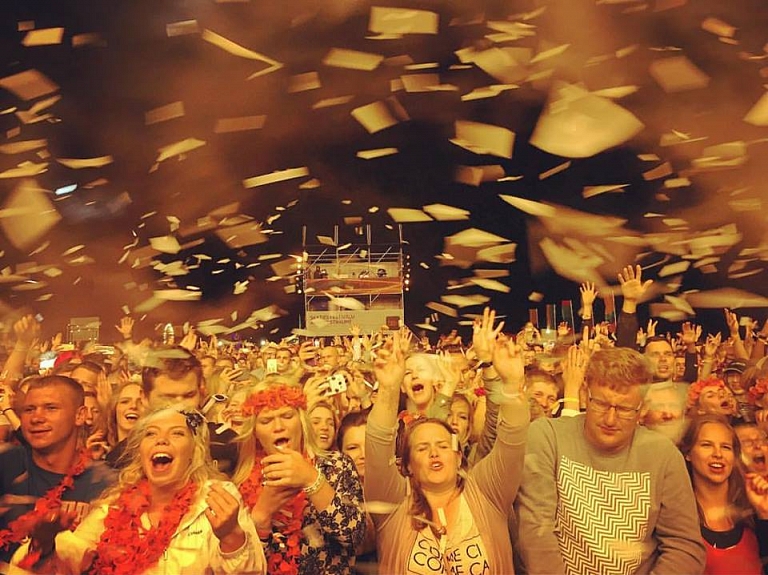 Piektdien un sestdien mediķi slimnīcā nogādājuši desmit festivāla "Summer Sound" apmeklētājus

