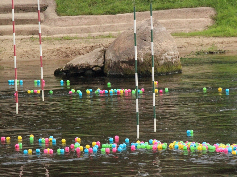 Sāksies Valmieras novada fonda Labdarības bumbu rallija biļešu tirdzniecība


