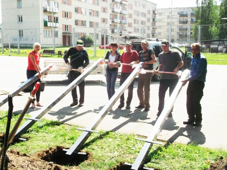 Iniciatīvas grupa "Atpūtnieki" ir realizējusi projektu "Savai pilsētai"