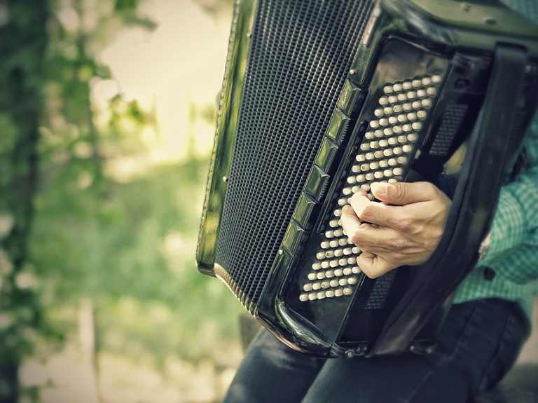 Rožupes estrādē notiks Kāzu muzikantu festivāls 

