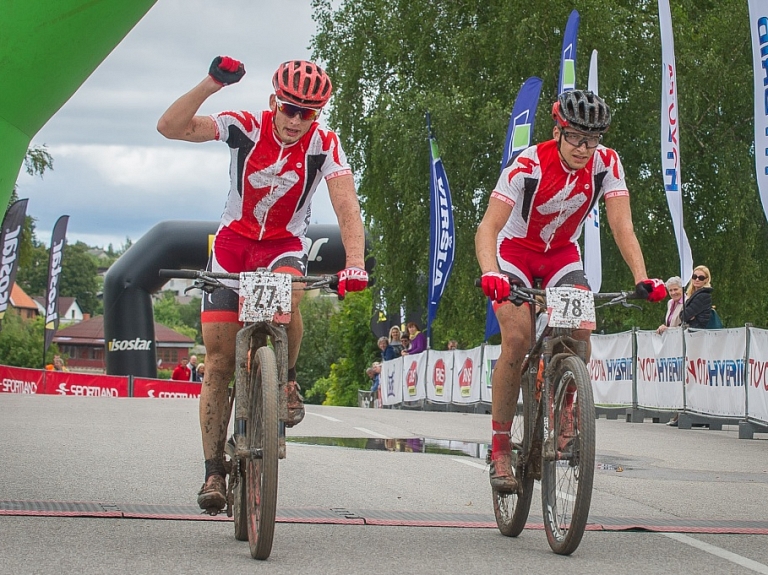 Pasaules desmitnieka braucējiem no ZZK dubultuzvara MTB maratonā

