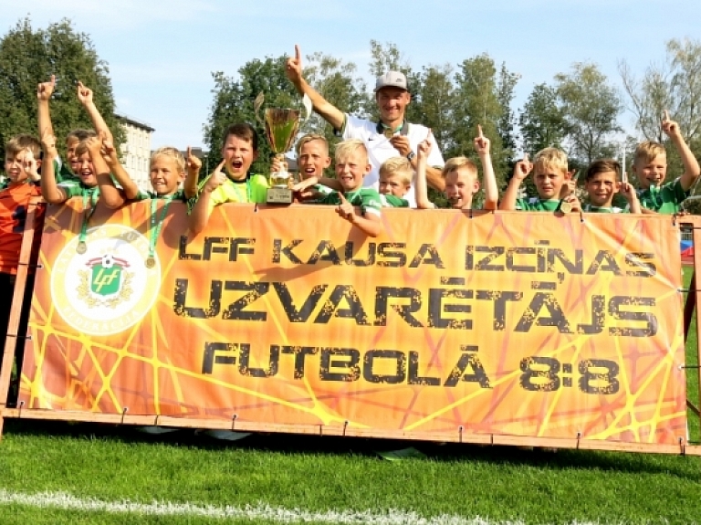 Vidzemes FC U-10 vecuma futbolistiem pirmā vieta LFF kausa izcīņas turnīrā

