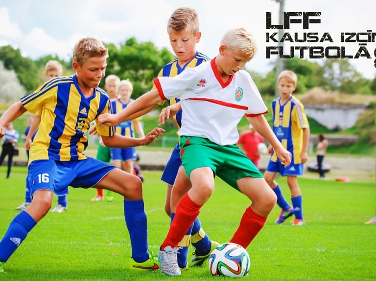 Valmierā par LFF kausu cīnīsies Latvijas labākās U-11 vecuma futbola komandas