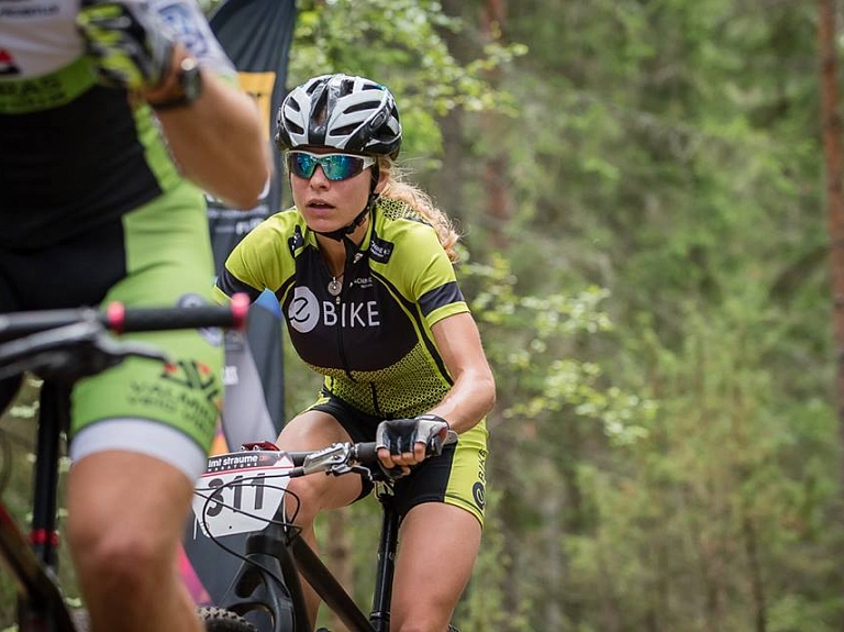 Latvijas Velo svētkos uzvaras gājienu turpina valcēniete Katrīna Jaunslaviete

