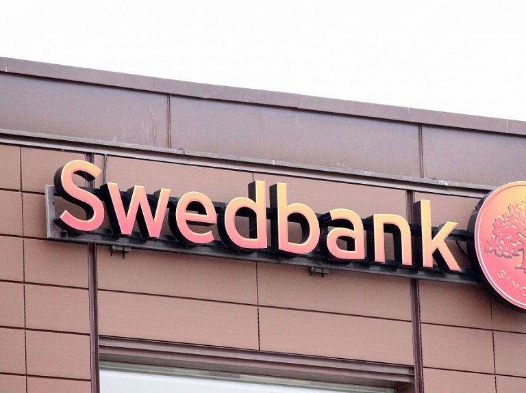 "Swedbank" izsniegusi 3500 ISIC bezkontakta norēķinu kartes