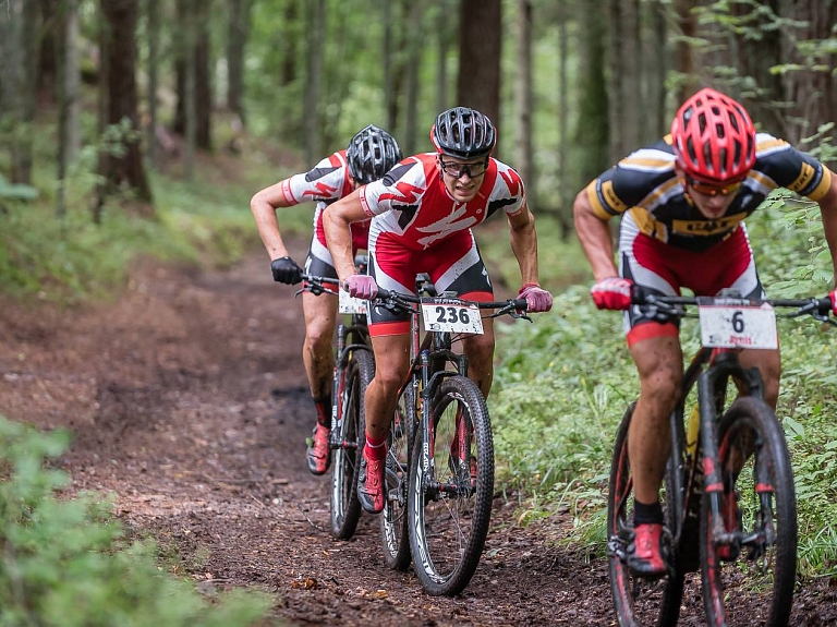 Cēsniekiem no "ZZK" dubultuzvara Vienības braucienā MTB distancē

