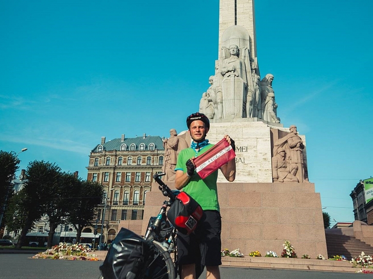 Ar stāstījumu par velo ceļojumu apkārt Latvijai Valmieras TIC uzsākts jauno ceļotāju stāstu sezonu