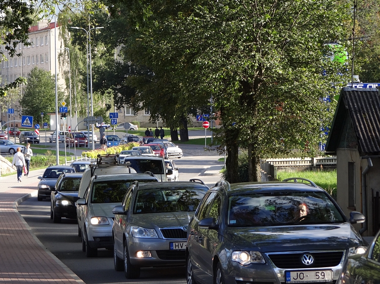 Latvijā deviņos mēnešos reģistrē par 8,9% mazāk lietotu vieglo automašīnu

