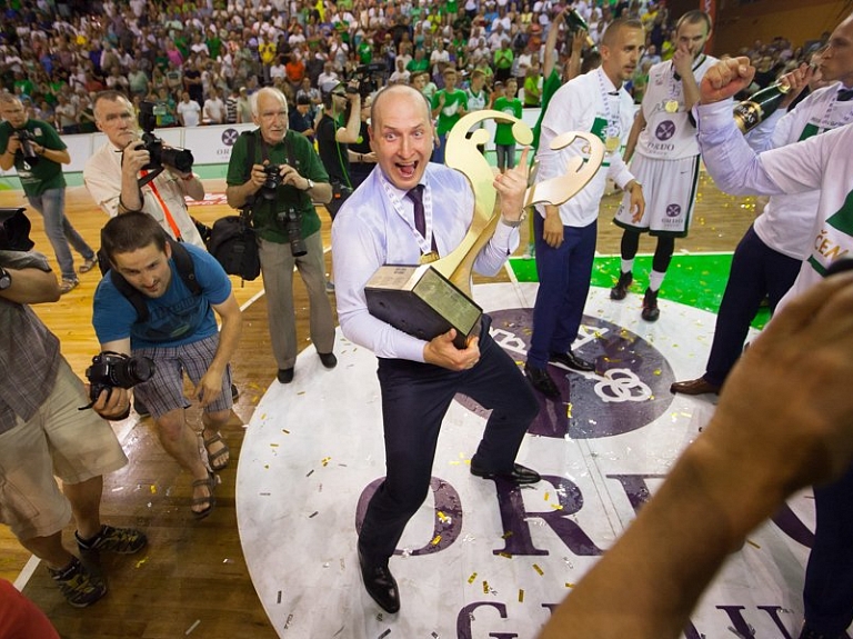 Par gada labāko basketbola treneri nosaukts Roberts Štelmahers