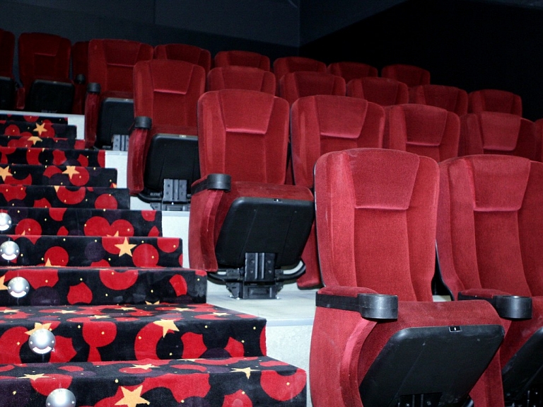 Igaunijas "Cinamon Holding" iegādājas kinoteātri "Balle" Liepājā