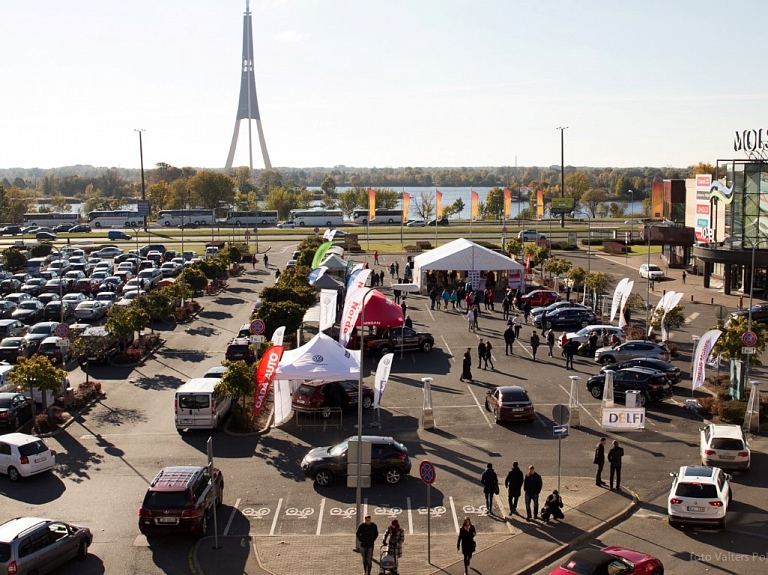 Aizvadīta "Latvijas Gada auto 2017" lielā testa diena pie tirdzniecības centra "Mols"

