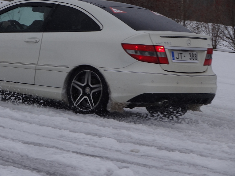 Kampaņā "Pārsteidz ziemu!" piedāvās bez maksas pārbaudīt auto pirms ziemas

