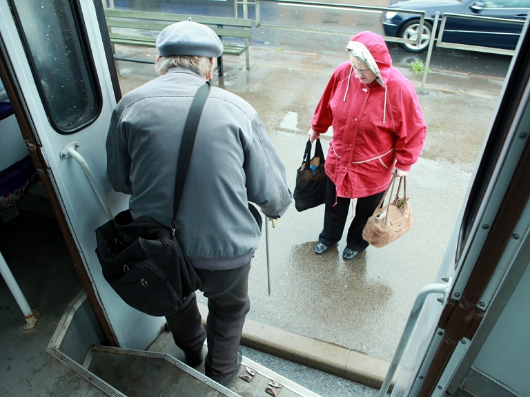 Daugavpilī pensionāriem plāno ieviest bezmaksas braukšanu sabiedriskajā transportā