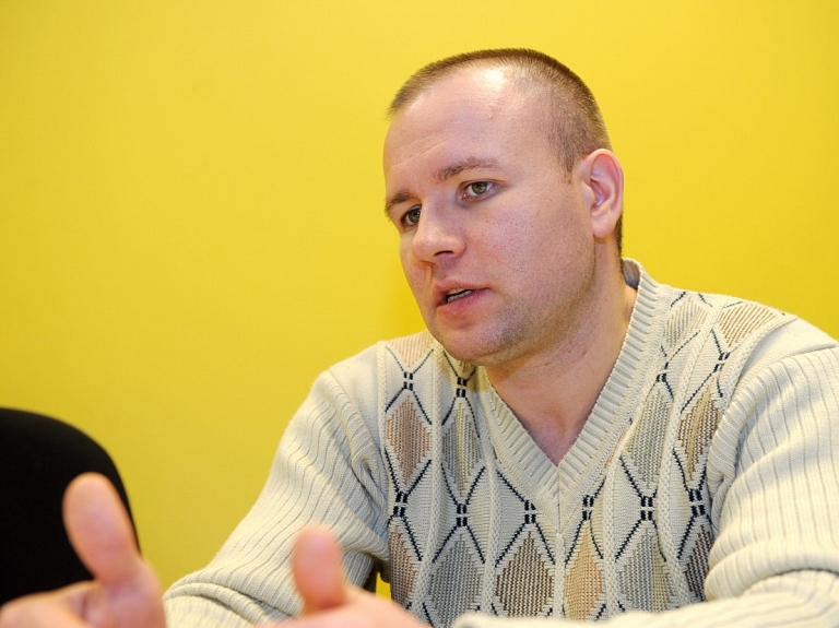 No "Saskaņas" izslēgtie Liepājas vicemērs Hadarovičs un deputāts Miloslavskis veido jaunu partiju
