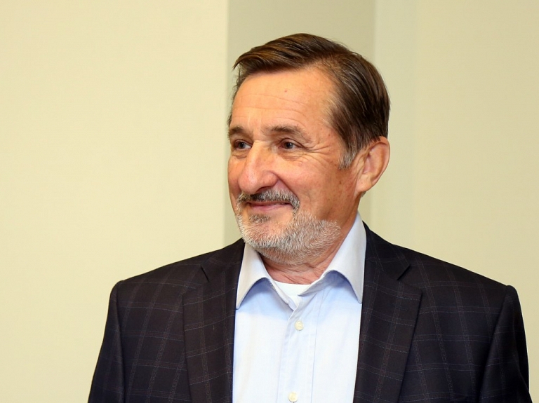 "Bauskas alus" vadītājs saņem Bauskas novada pašvaldības apbalvojumu